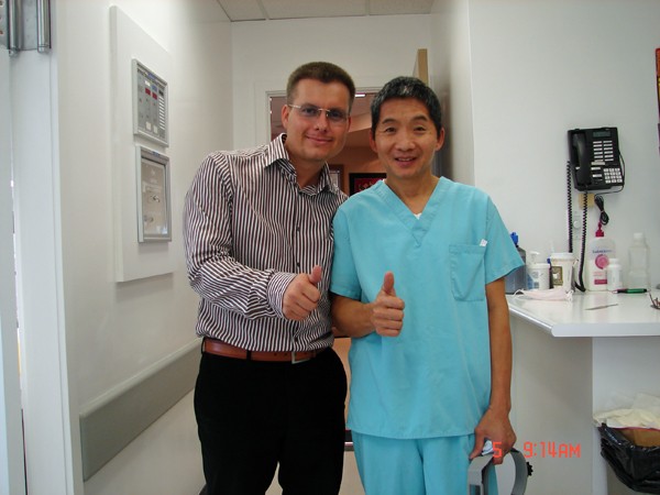 Clinic visit at Hasson and Wong Vancouver Canada: Dr. Jerry Wong on the right, Andreas Krämer on the left