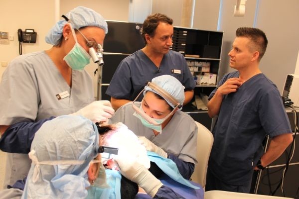 Clinic visit and surgery tour: Dr Bijan Feriduni left, Andreas Krämer right